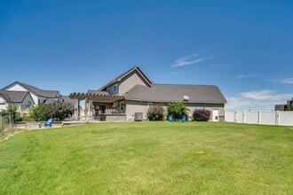 7715 Dune Lake Rd SE in Moses Lake, WA - Building Photo - Building Photo