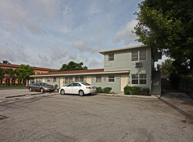 4207-4215 S Olive Ave in West Palm Beach, FL - Building Photo - Building Photo