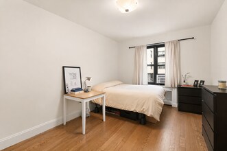 208 E 28th St in New York, NY - Building Photo - Building Photo