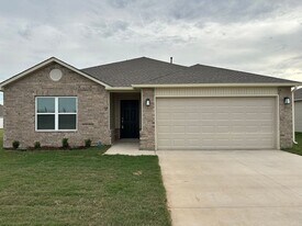10134 E King Pl in Claremore, OK - Building Photo