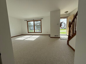 236 Crabapple Ln in Buffalo, NY - Building Photo - Building Photo