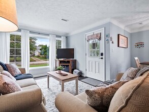 6771 Greenleaf Ave, Unit SI ID1496046P in Parma Heights, OH - Foto de edificio - Building Photo