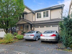 1460 Avondale St in Coquitlam, BC - Building Photo