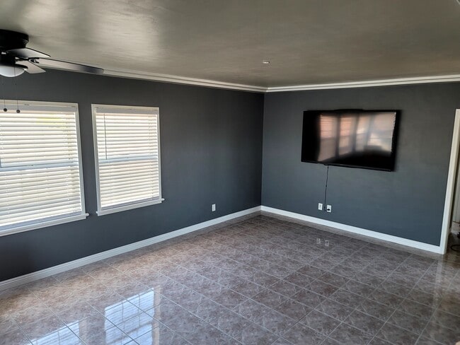 3212 Live Oak St, Unit 2 Bedroom apartment