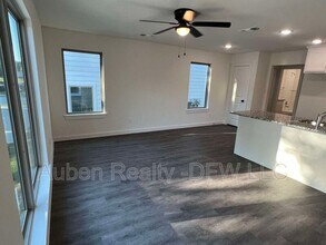 2526 S Fannin Ave in Denison, TX - Building Photo - Building Photo