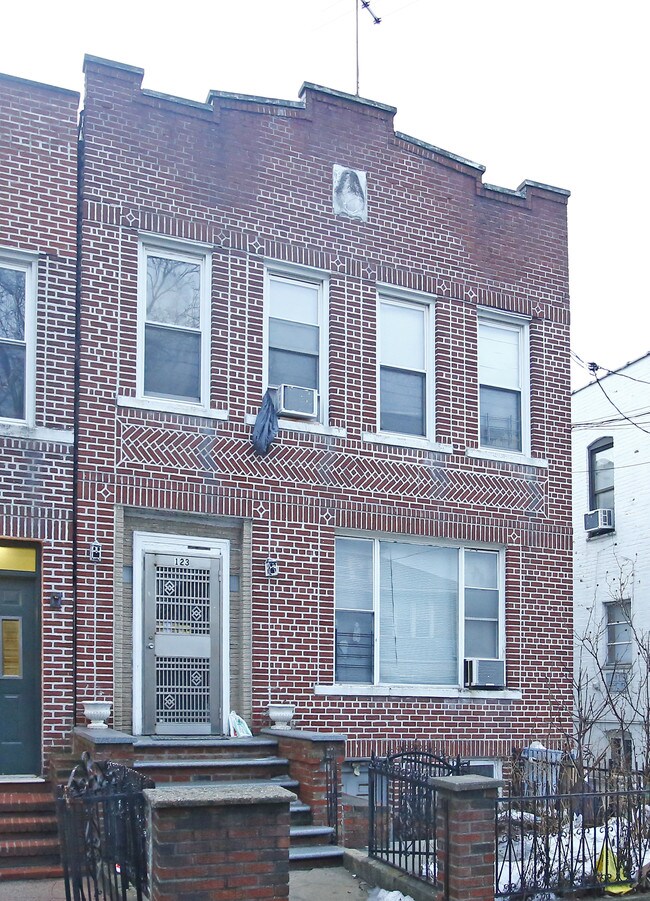 123 Bay 37th St in Brooklyn, NY - Building Photo - Building Photo