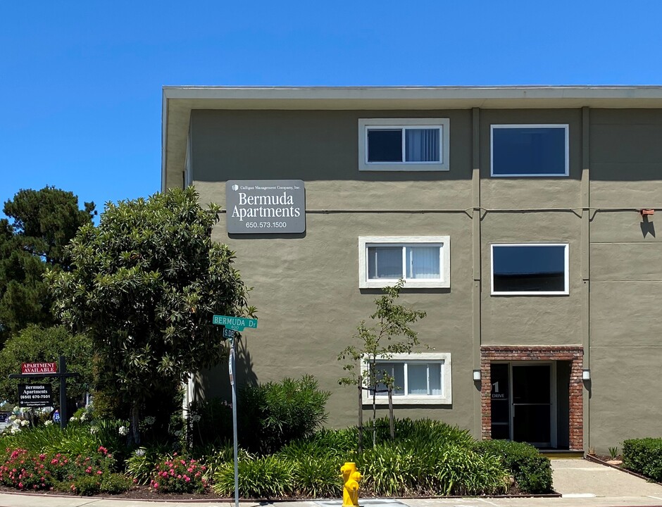 Bermuda Apartments in San Mateo, CA - Building Photo