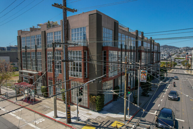 Franklin Square Lofts in San Francisco, CA - Building Photo - Building Photo