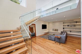 3542 Knobhill Dr in Los Angeles, CA - Building Photo - Building Photo