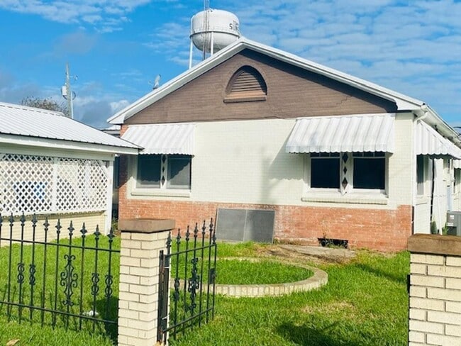 property at 107 Barry St