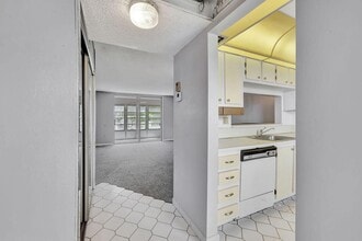 9300 Lime Bay Blvd in Tamarac, FL - Building Photo - Building Photo