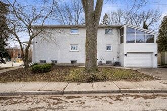 2294 Lake Shore Blvd W in Toronto, ON - Building Photo - Building Photo