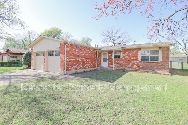 12557 E 18th St in Tulsa, OK - Building Photo