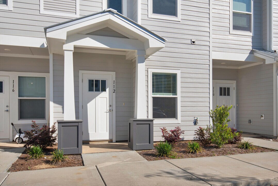 112 Date Palm Ln in Freeport, FL - Building Photo
