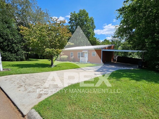 1707 Scott Dr in Louisville, TN - Building Photo - Building Photo