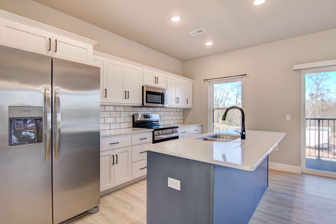 2517 Otter Creek Trail in Altoona, WI - Building Photo