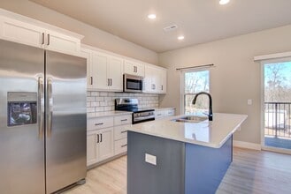 2521 Otter Creek Trail in Altoona, WI - Building Photo - Building Photo