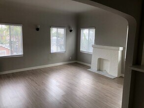 1055 Mira Mar Ave. in Long Beach, CA - Building Photo - Interior Photo