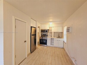 26 SE 13th Terrace in Dania Beach, FL - Building Photo - Building Photo