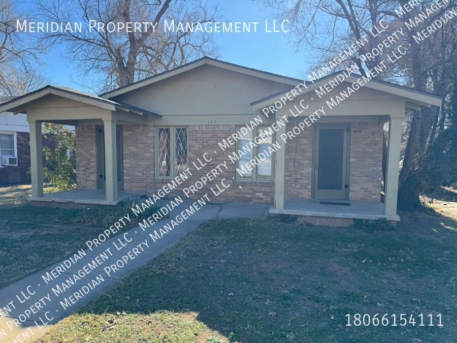 2207 18th St in Lubbock, TX - Building Photo