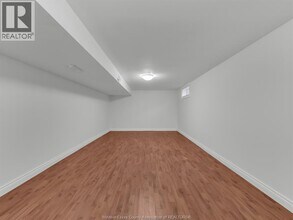 1270 Laurendeau Ave in Windsor, ON - Foto de edificio - Building Photo