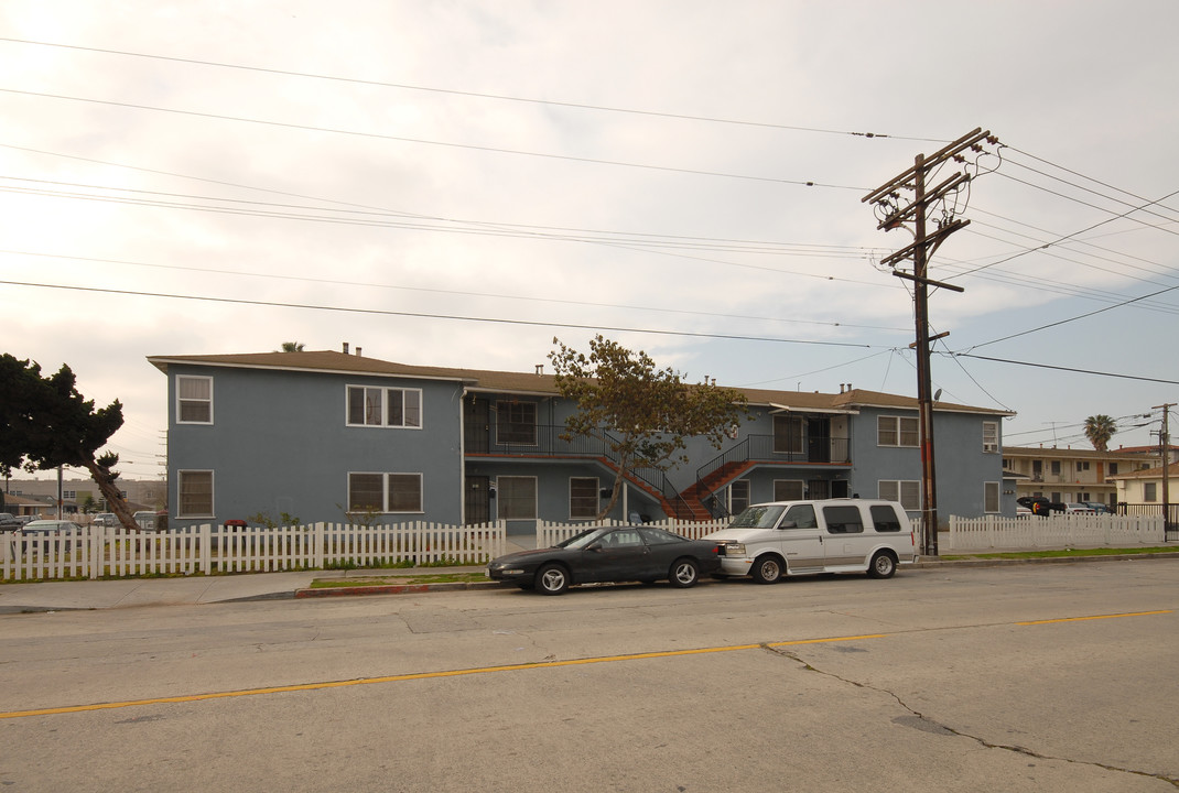 647 Island Ave in Wilmington, CA - Building Photo