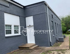 113 S Reagan St in Hamilton, TX - Building Photo