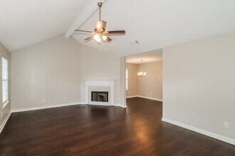 8450 Kimberly Rose Dr in Memphis, TN - Building Photo - Building Photo