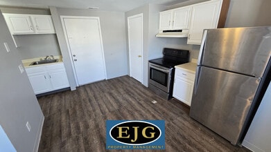 26 Ledge St in Nashua, NH - Foto de edificio - Building Photo