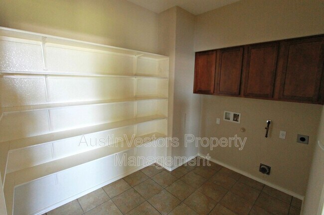 11125 Old Quarry Rd in Austin, TX - Building Photo - Building Photo