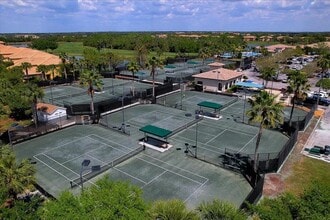 7607 Grand Estuary Trail in Bradenton, FL - Foto de edificio - Building Photo