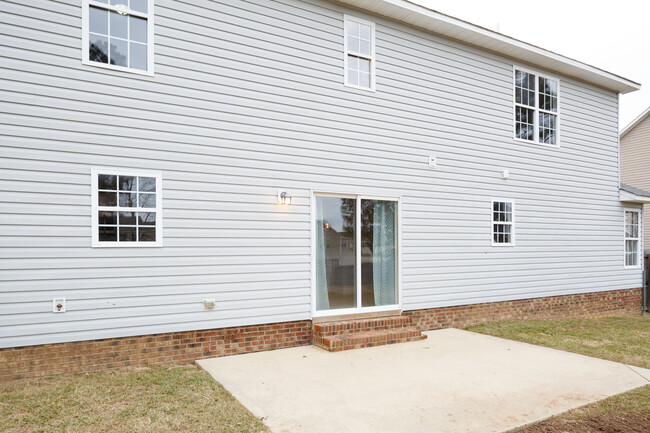 31 Dover Ct W in Sanford, NC - Building Photo - Building Photo