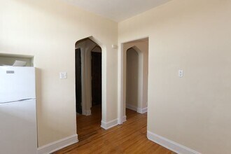 4337 N Wolcott Ave, Unit B4 in Chicago, IL - Foto de edificio - Building Photo