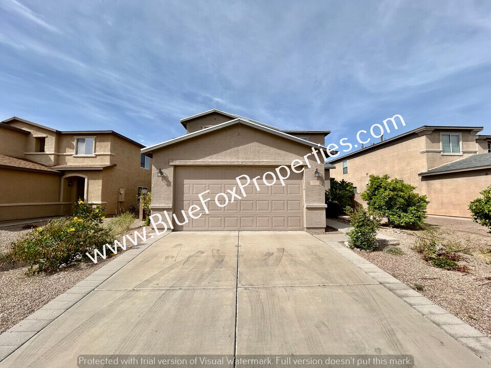 1070 W Sea Star Dr in Tucson, AZ - Building Photo