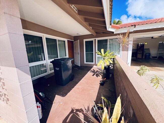 property at 220 Hanamaulu St