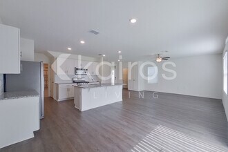 31909 Katelin Cir in Leesburg, FL - Building Photo - Building Photo