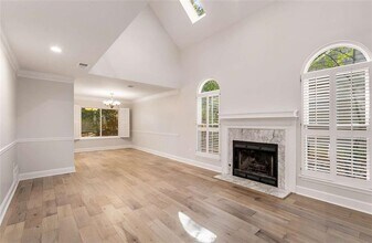 1053 Standard Dr NE in Atlanta, GA - Building Photo - Building Photo