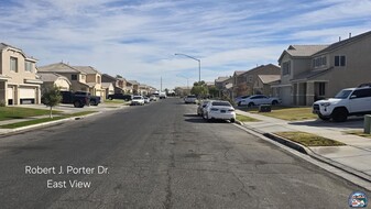 250 Robert J Porter Dr in El Centro, CA - Foto de edificio - Building Photo