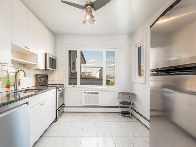 7501 JFK Blvd E in North Bergen, NJ - Building Photo - Building Photo