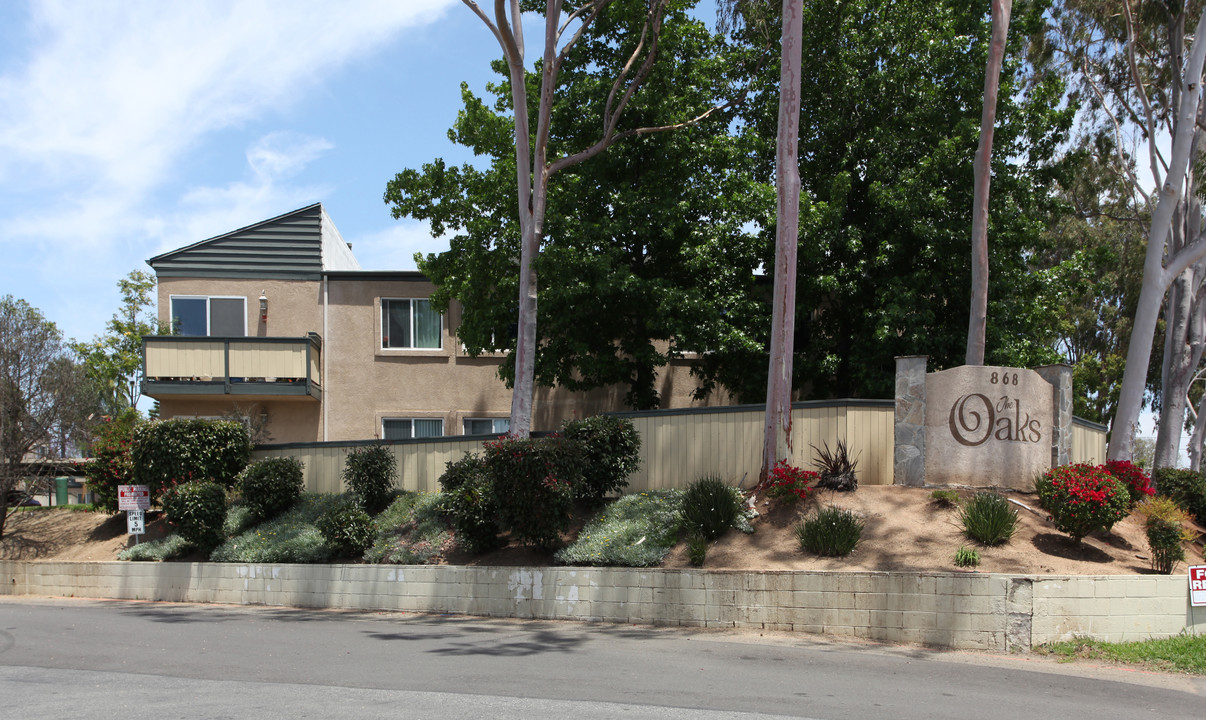 The Oaks in Fallbrook, CA - Building Photo