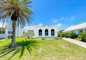 411 N Oleander Ave in Daytona Beach, FL - Building Photo