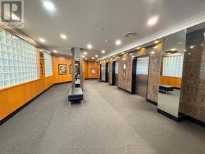 18 Hillcrest Ave in Toronto, ON - Building Photo - Building Photo