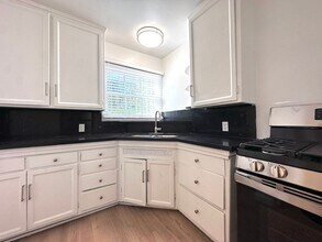 5931 Cahuenga Blvd in Los Angeles, CA - Building Photo - Building Photo