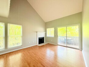 2553 Stockbridge Dr in Charlotte, NC - Building Photo - Building Photo