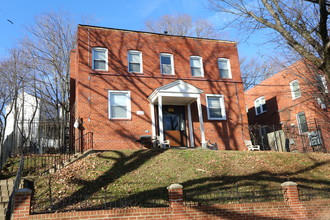 3117 Buena Vista Ter SE in Washington, DC - Building Photo - Building Photo