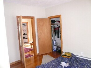 65 Everett St, Unit 1 in Boston, MA - Foto de edificio - Building Photo