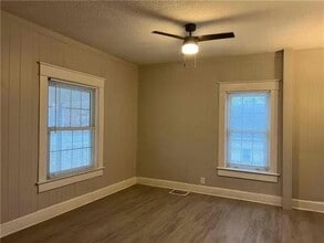 242 N Valley St in Kansas City, KS - Building Photo - Building Photo