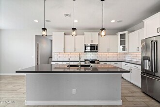 25509 N 140th Dr in Sun City West, AZ - Building Photo - Building Photo