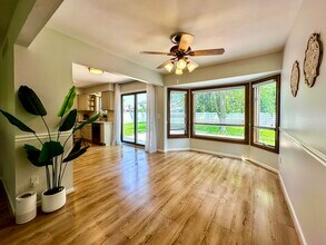 273 Queens Way in Canton, MI - Building Photo - Building Photo