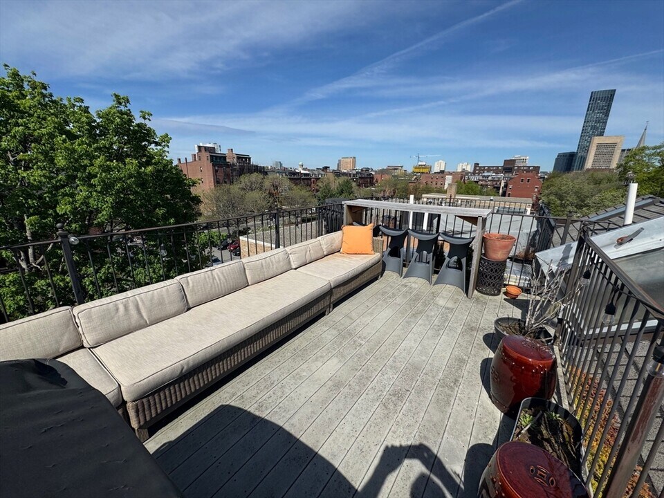 38 Worcester St in Boston, MA - Building Photo